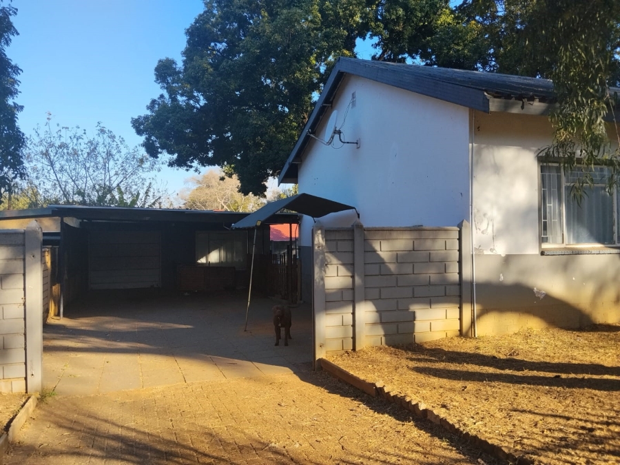 To Let 3 Bedroom Property for Rent in Geelhoutpark North West